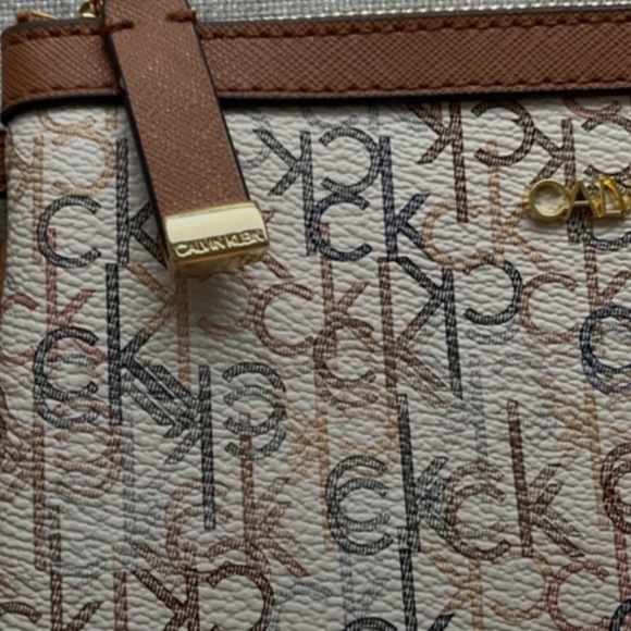 CALVIN KLEIN Wristlet Wallet Brown Leather Multi-Color Signature NWOT - Picture 5 of 8